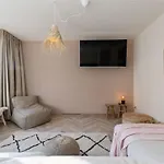 Alejandro - Lovely 2 Bedroom Apartment In Ostend